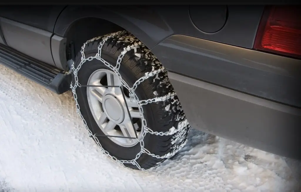 are tire chains legal in minnesota