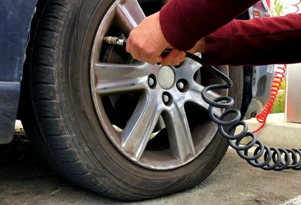 how to put air in tires at gas station