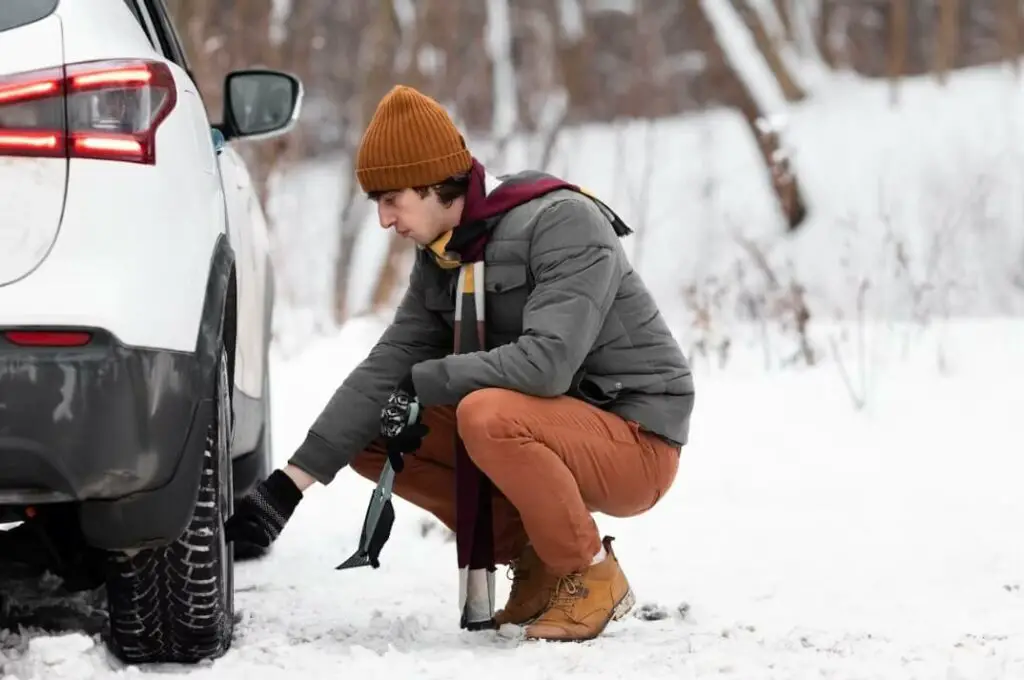 why do tires lose air in cold weather